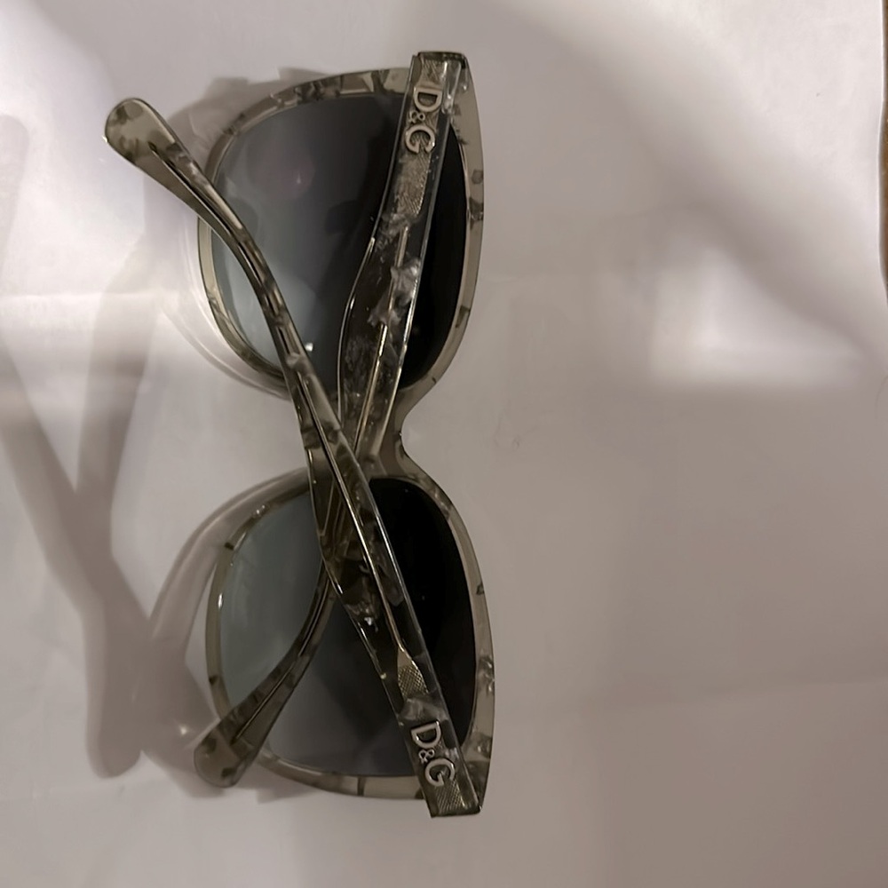 Dolce & Gabbana Sunglasses with Original Case - Pre-owned Clear Lenses - Picture 8 of 11